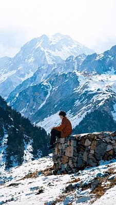 Snowy Mountain Solitude wallpaper thumbnail