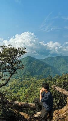 Serene Mountain Moment wallpaper thumbnail